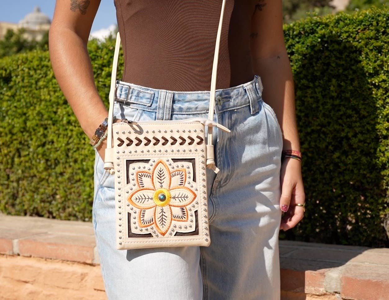 Borsa a tracolla da donna in pelle vegana. Dimensioni: 21 x 15,5